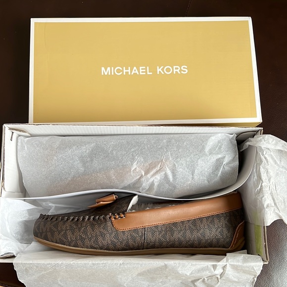 Michael Kors Erica Slipper Signature Brown - Picture 3 of 11